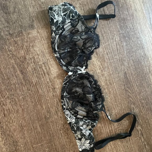 Victoria's Secret Dream Angels Unlined Demi Bra - Picture 1 of 4